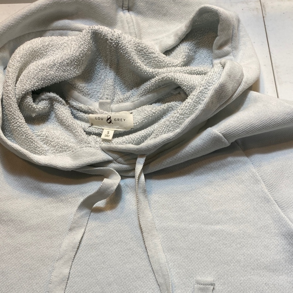 Lou & Grey Soft Gray Pullover drawstring hoodie